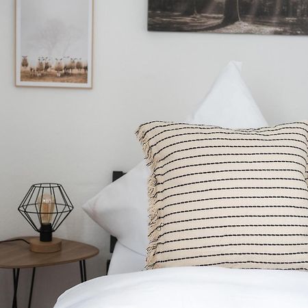 דאטלן 1-4 Gaeste Wohnung W-Lan, Netflix, Amazon, Parken, Arbeitsplatz, 24H Check In ,Vollausgestattet Kueche, Handtuecher Seife U,V,M Fuer Geschaeftsreisende, Paare, Familien , מראה חיצוני תמונה
